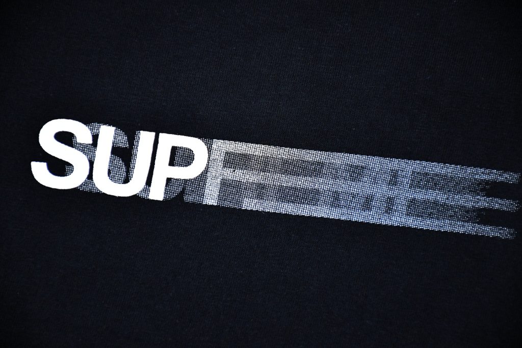 SUPREME スュプレム ロゴTシャツ 本革 通勤 通学 全2色 - 画像 5
