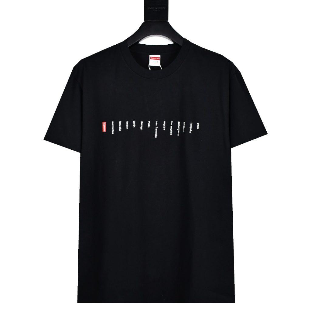 SUPREME スーパー ロケーションTシャツ 通勤 通学 全2色｜季節の変わり目で使いやすいファッションアイテムを写真で確認