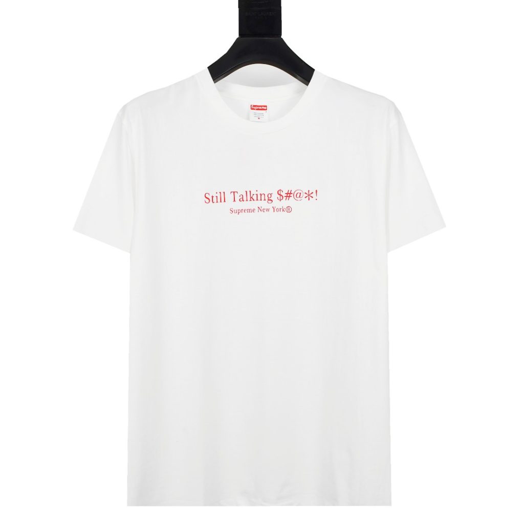 ブラックが映えるTシャツは日常で使いやすいか