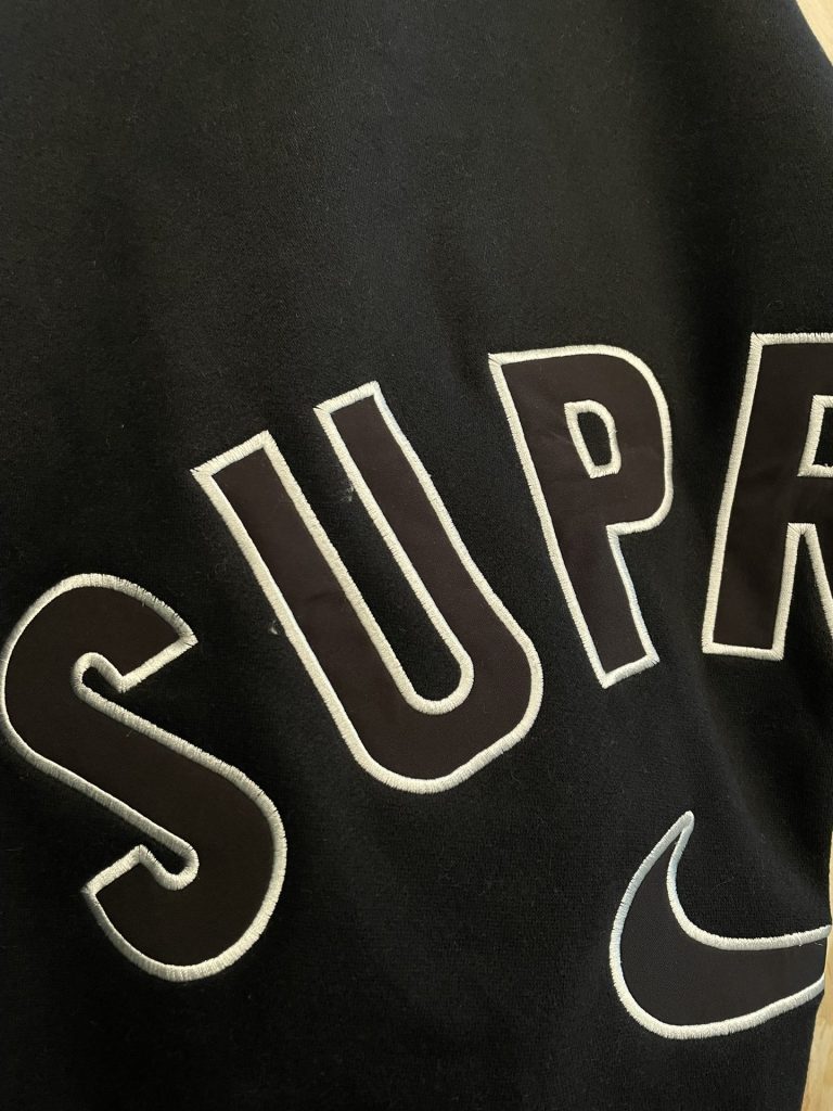 SUPREME スーパー + NIKE ナイキ + スウェットシャツ + 刺繍 + 加厚 + 黒色 - 画像 4