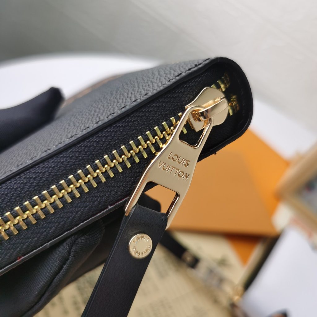 Louis Vuitton　大容量　美品　ルイ ヴィトン　ジッピー ウォレット（ラウンド長財布）モノグラム ジャイアント　アニマル　プリント　ヒョウ柄　2色 - 画像 6