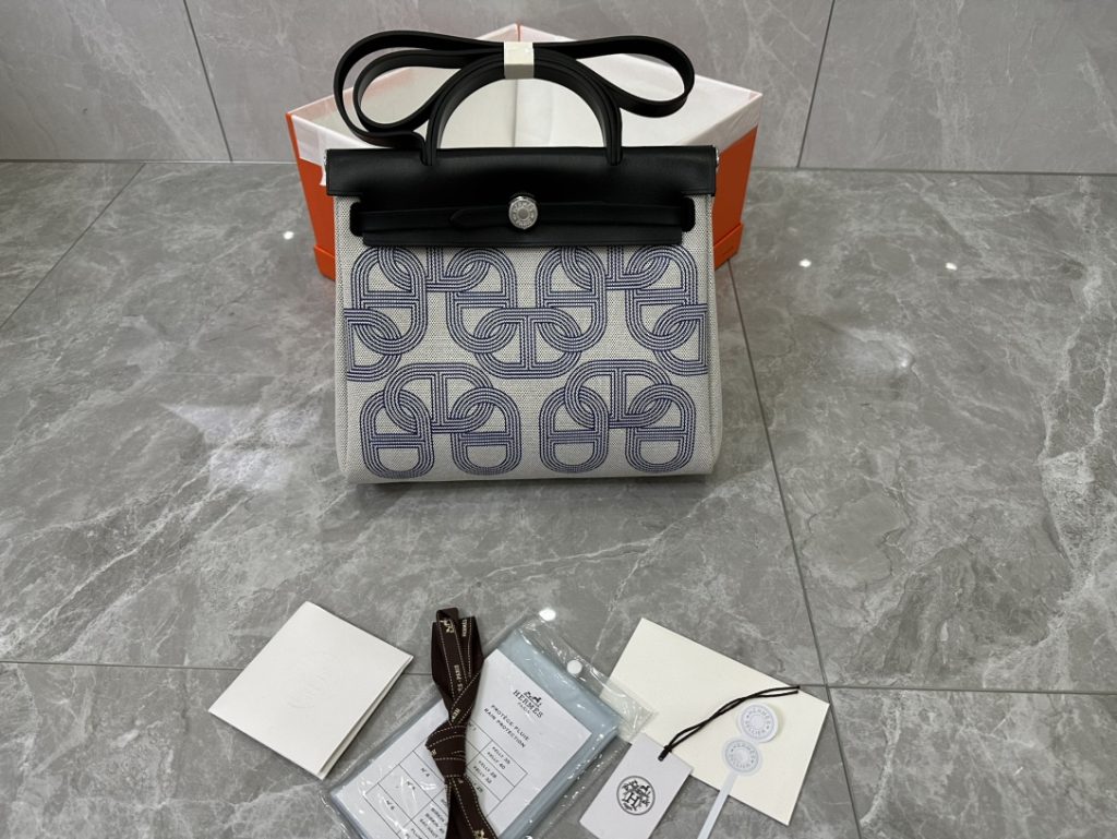 鮮やかカラーが素敵♪Hermes　Herbag 31　エルメス　ショルダーバッグ　2WAY　エールバッグ　キャンバス　レディース　バッグ　15色 - 画像 5