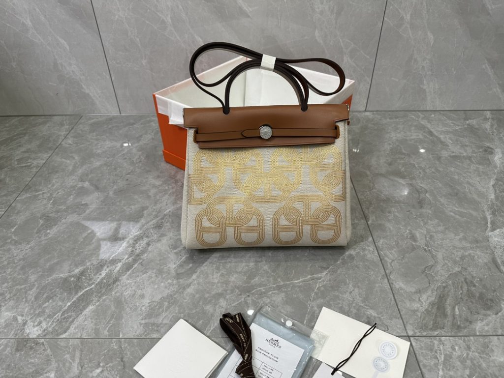 鮮やかカラーが素敵♪Hermes　Herbag 31　エルメス　ショルダーバッグ　2WAY　エールバッグ　キャンバス　レディース　バッグ　15色 - 画像 8