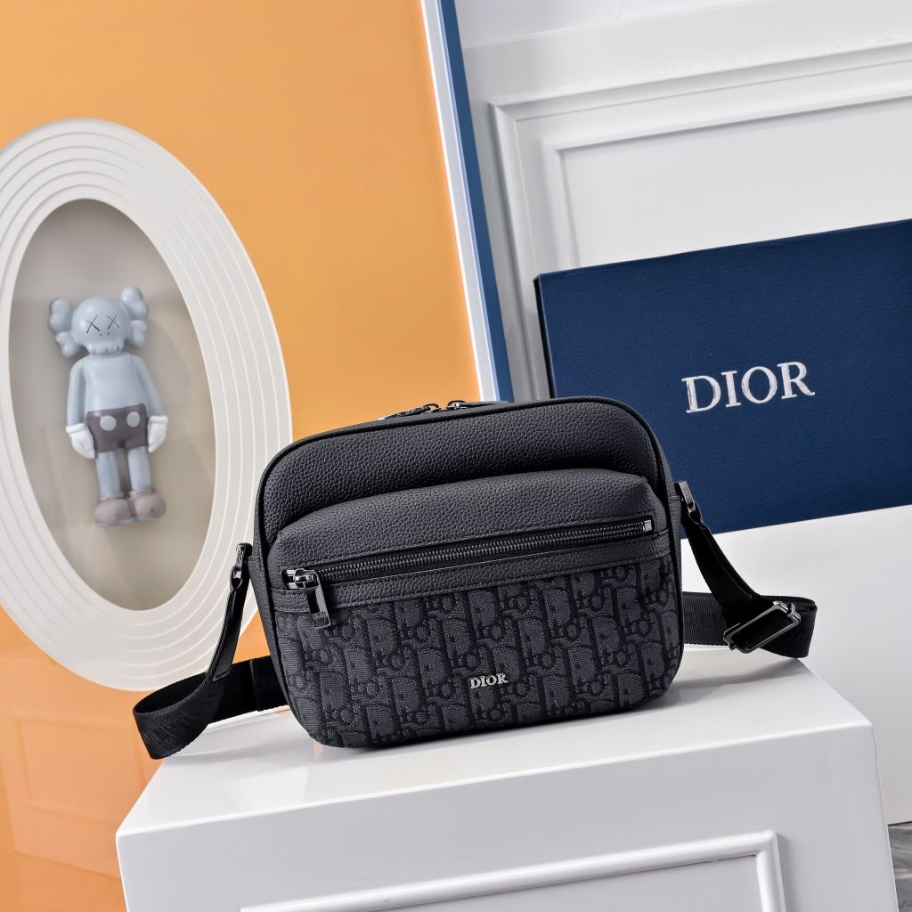 Diorディオール モノグラムキャンバス 上品なショルダーバッグ レディース人気モデル 長く愛用できるデザイン