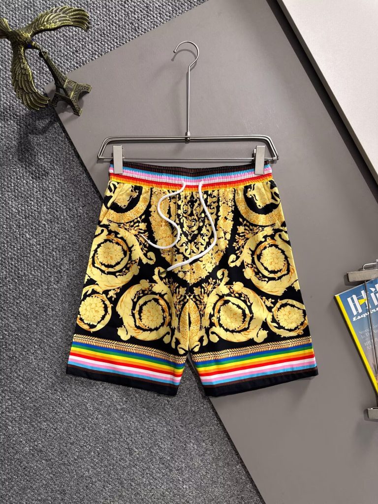 ヴェルサーチ　Versace　セットアップ　ポロシャツ　パンツ　セットアップ　メンズ服　半袖Ｔシャツと半ズボン/ショートパンツ　カジュアルウェア　メンズセット - 画像 5