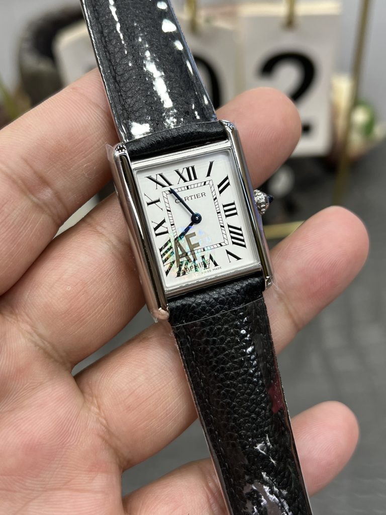 AF カルティエ 新タンクシリーズ 腕時計 レディース ラウンドケース ローマ数字 33.5mm ブラック - 画像 3