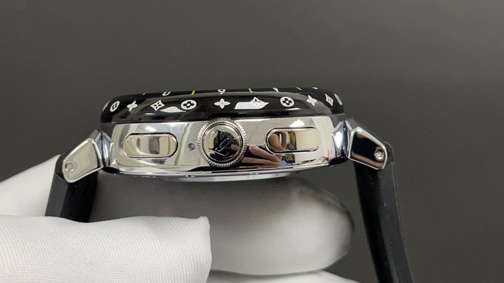 LV ルイヴィトン 時計 スマートウォッチ 1.2インチ AMOLED 44mm ブラック - 画像 5