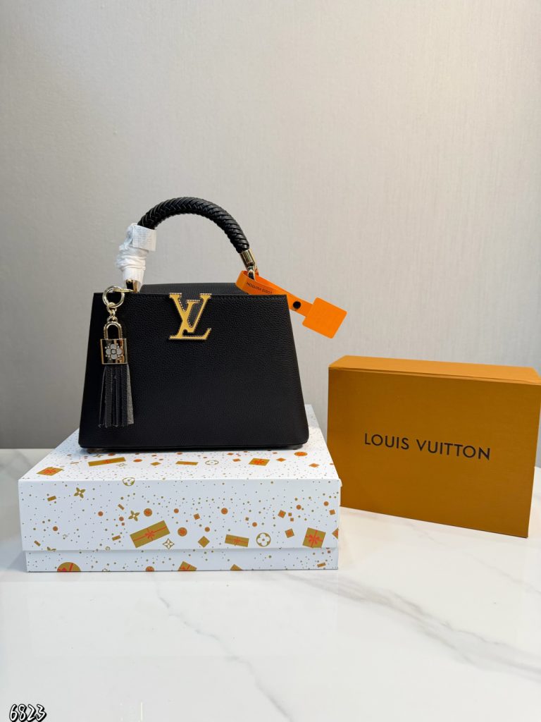 Louis Vuitton カプシーヌ MINI/BB　ルイヴィトン CAPUCINES MINI/BB　レザー　ショルダーバッグ　ハンドバッグ　レディースバッグ　6色 - 画像 8