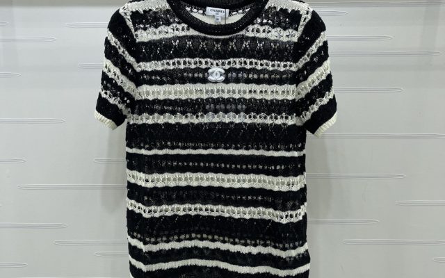 物価高でも選びやすいTシャツ：CHANELを自然に取り入れる