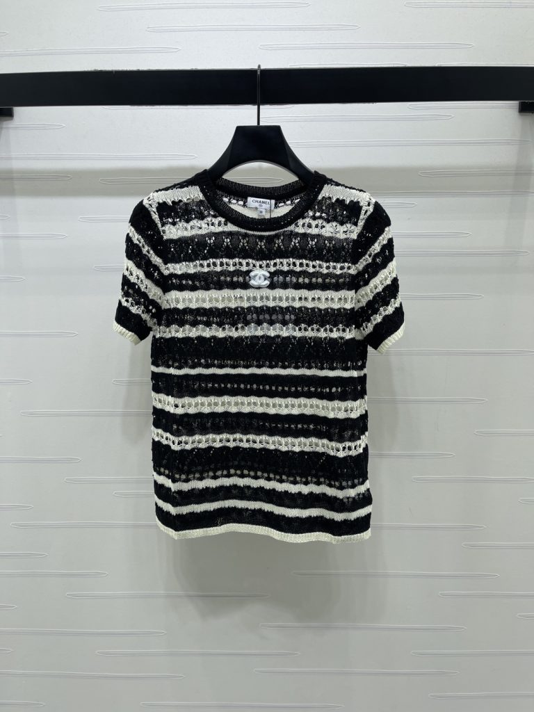 物価高でも選びやすいTシャツ：CHANELを自然に取り入れる