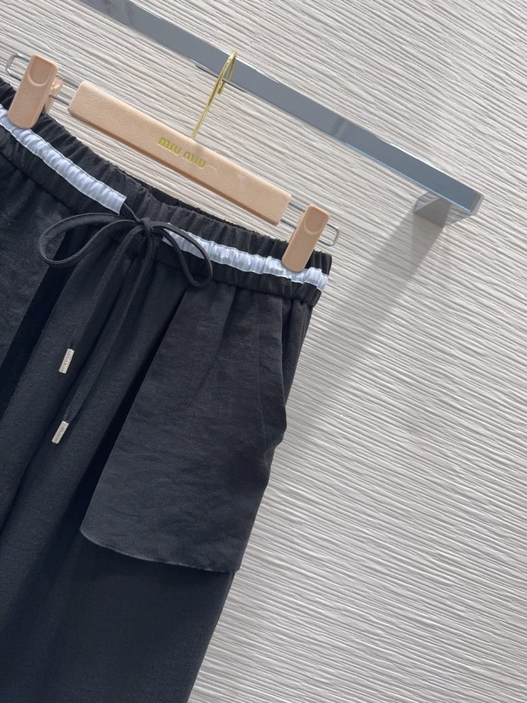 MIU MIU ミュウミュウ ワイドパンツ レディース ウェストゴム ポケット付き 黒 - 画像 4
