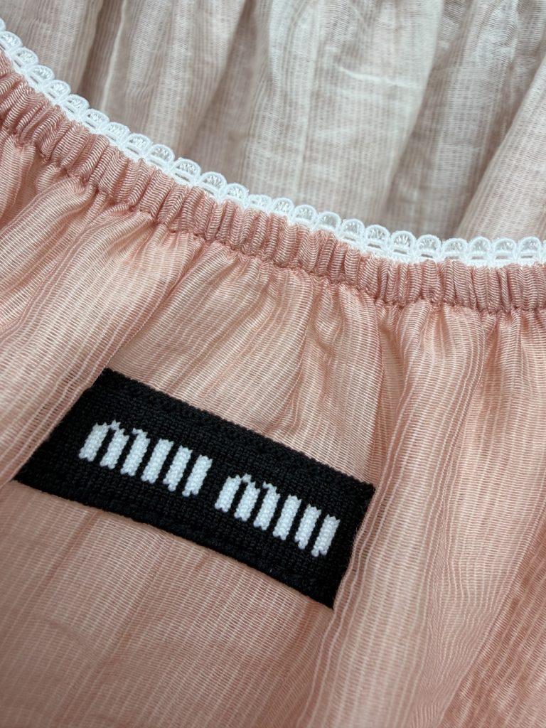 MIU MIU ミュウミュウ レースリブ ショートトップス レディース ミルキーピンク ミニ丈 プルオーバー - 画像 2