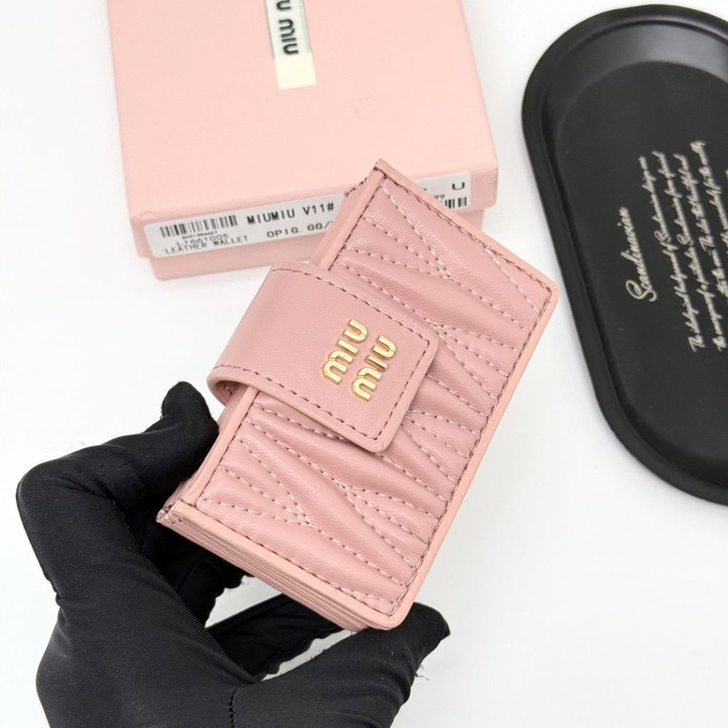 MIUMIU ミュウミュウ カードケース 風琴折り 本革 10.5*6cm ピンク - 画像 3