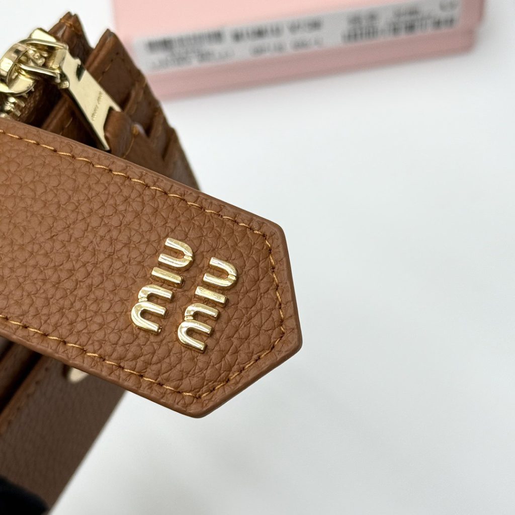 miu miu ミウミウ レザーウォレット 小さい財布 黒 棗色 11.5*10*3 - 画像 8