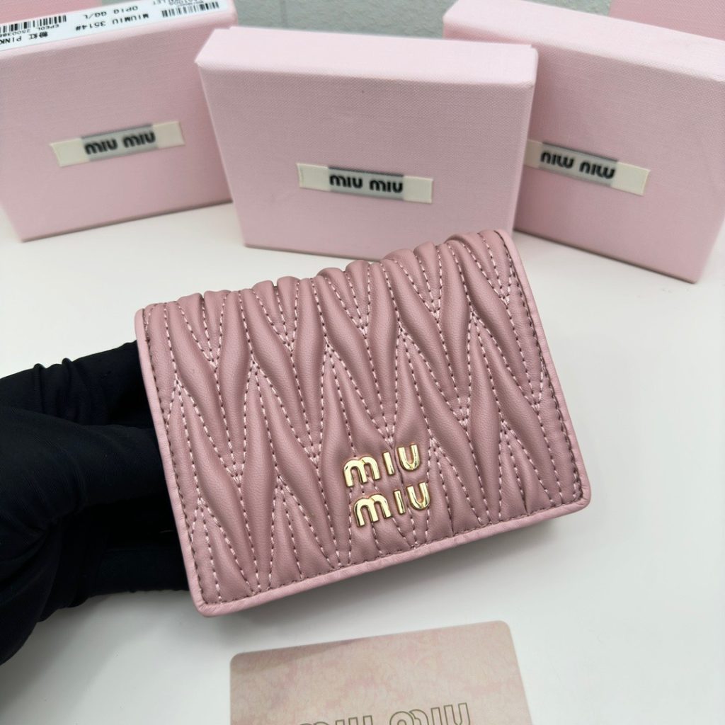 Miu Miu ミウミウ ウエストポーチ ミニ財布 ピンク - 画像 4