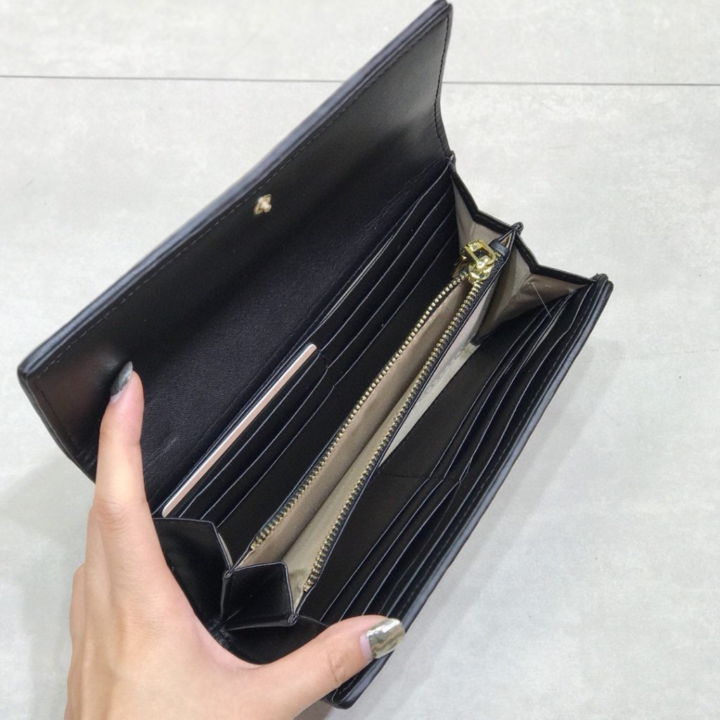 MIU MIU ミュウミュウ 長財布 プリーツデザイン 本革 19x10cm 黒 - 画像 8