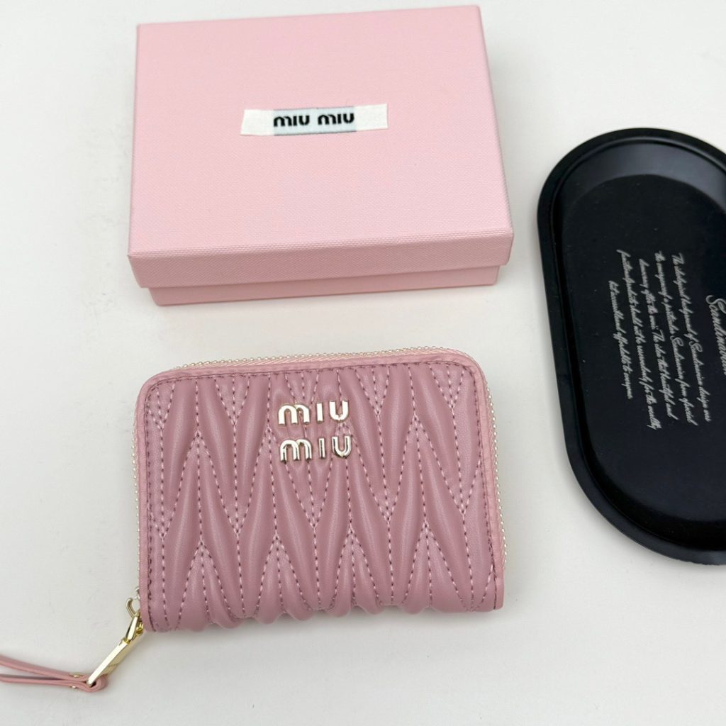 Miu Miu ミュウミュ 793 ミニ財布 黒 ピンク 全2色 - 画像 2