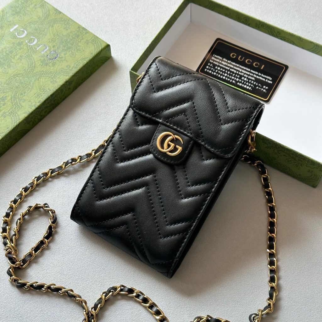 GUCCI グッチ モバイルポーチ ラウンドトップ チェーン付き ブラック - 画像 2