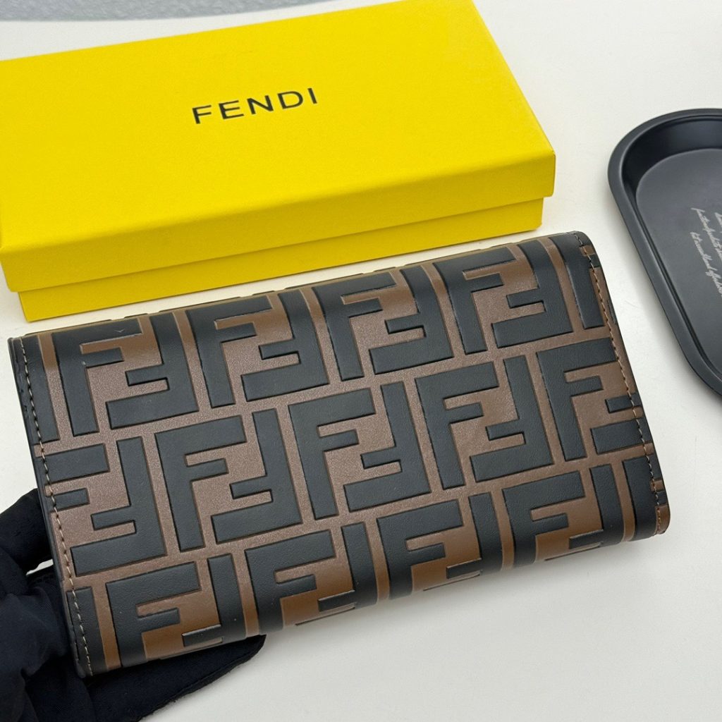 FENDI 長財布 コピー ファイナル ロゴ柄 ファスナー開閉 黒ブラウン - 画像 4
