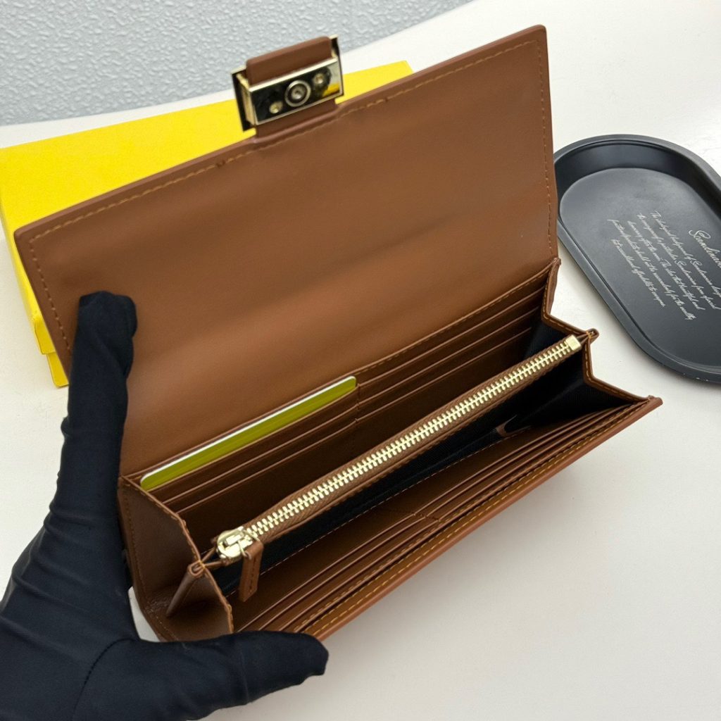 フェンディ コピー 長財布 ファスナー ロゴ押し ブラウン - 画像 8