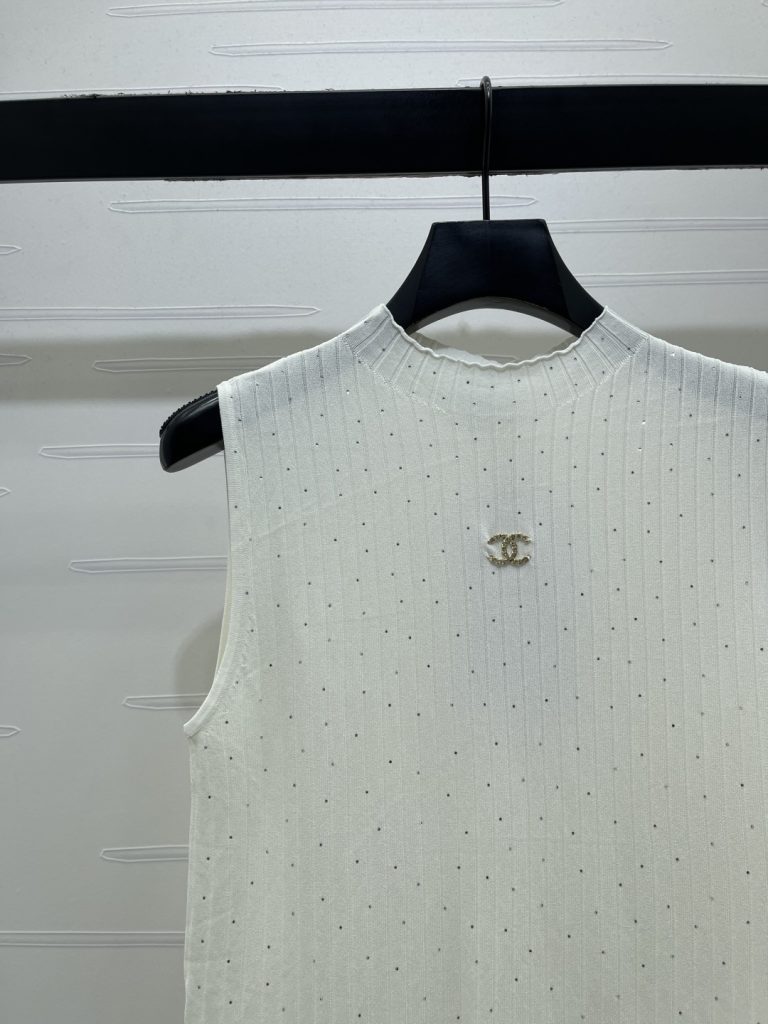 CHANEL コピー ニット バックレス ベスト 半高領 ロゴ付き プリント 通気性 軽量 2色展開 - 画像 4