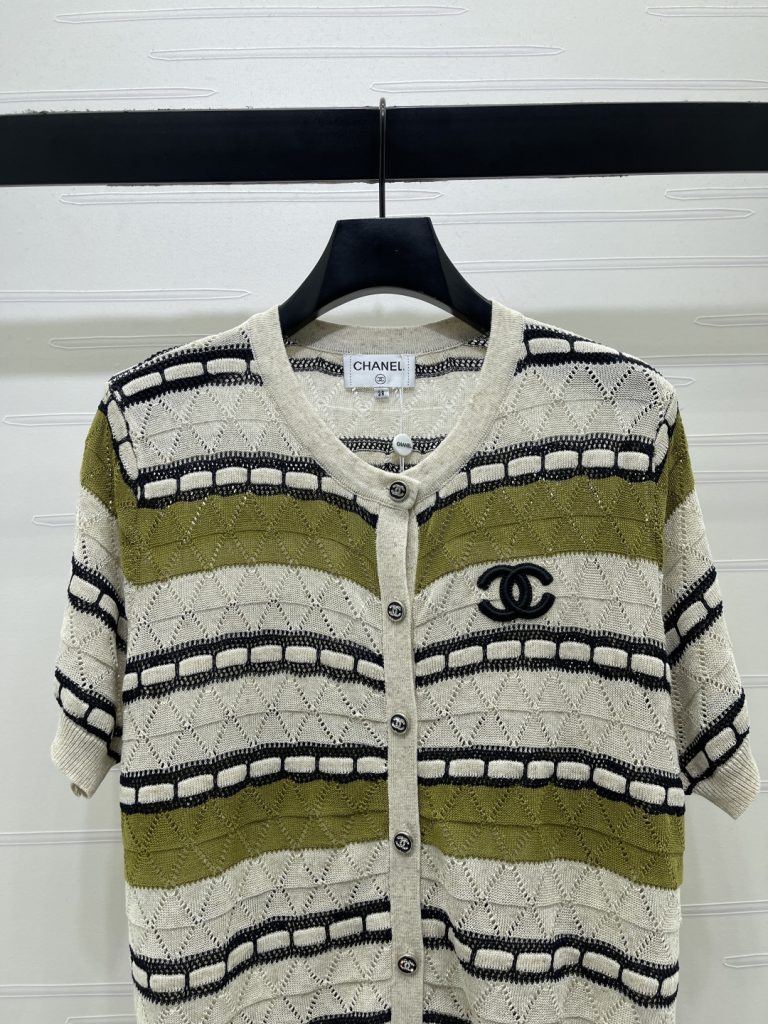 CHANEL コピー ニットカーディガン ロゴ ミニ丈 ショルダーデザイン 通気性 軽量 レディース グリーン - 画像 4