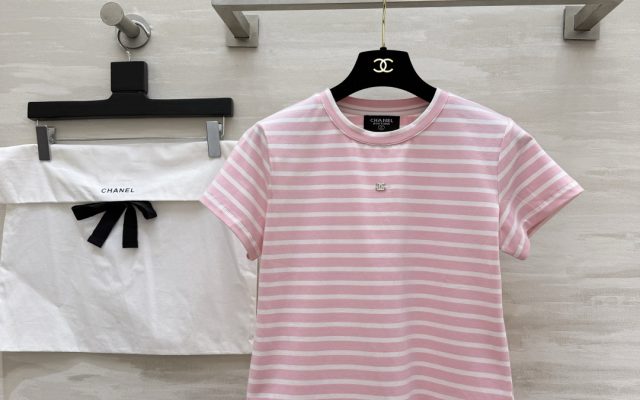 CHANEL バンドTシャツ コピー フレンチストライプ ピンク 白 ロゴ刺繍 プリント レディース 36/38/40