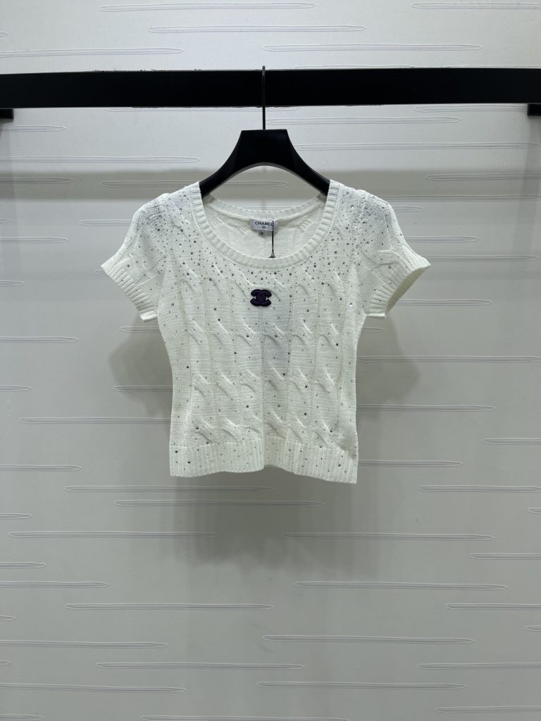 CHANEL ニット Tシャツ コピー 短袖 ロゴ チェーン柄 絞り加工 プリント シルエット ストレート 無地 シルバー ホワイト 全2色 - 画像 2