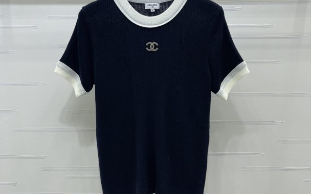 CHANEL コピー ニットTシャツ ロゴ入り 丸首 半袖 ネイビー/ホワイト 3色展開