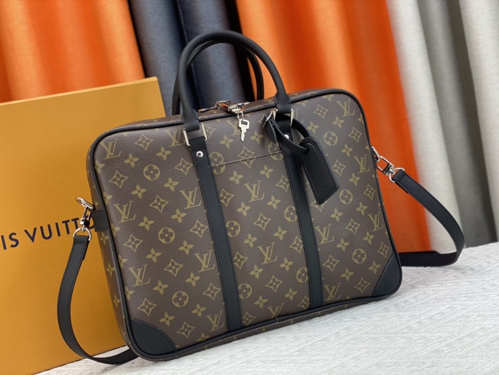 ルイヴィトン　LOUIS VUITTON　人気定番　ポルトドキュマンヴォワヤージュ　メンズバッグ　ビジネスバッグ　トートバッグ　モノグラム　バッグ　ハンドバッグ - 画像 2