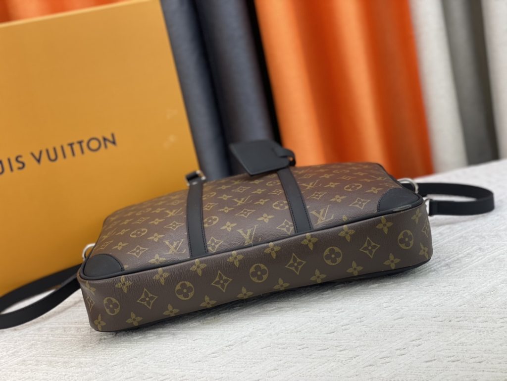 ルイヴィトン　LOUIS VUITTON　人気定番　ポルトドキュマンヴォワヤージュ　メンズバッグ　ビジネスバッグ　トートバッグ　モノグラム　バッグ　ハンドバッグ - 画像 3