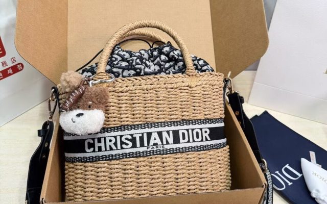 ディオール　Dior　カゴバッグ　バスケットバッグ　2WAY　トートバッグ　刺繍ロゴ　レディース　送料込み