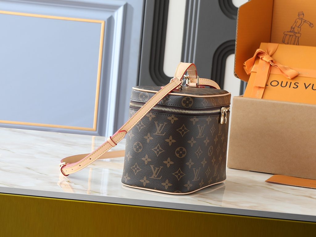 ルイヴィトン LOUIS VUITTON おしゃれで収納力 ニース bb 2WAYバニティバッグ ハンドバッグ ストラップ付 モノグラム レディース バッグ 化粧ポーチ - 画像 3