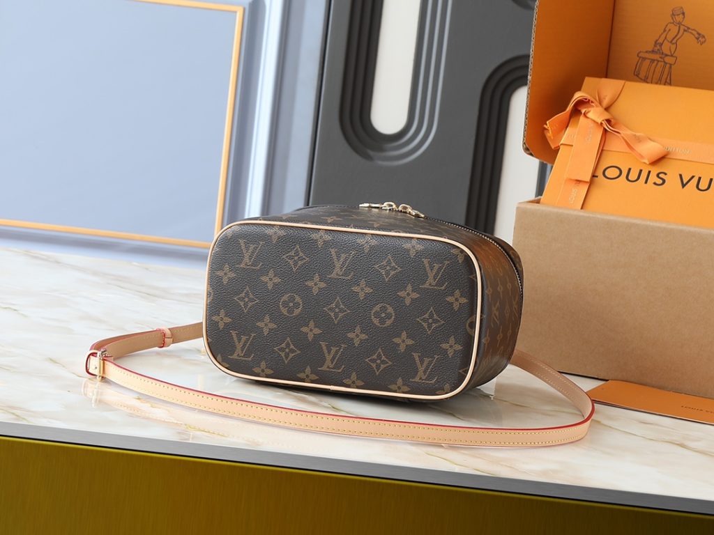 ルイヴィトン LOUIS VUITTON おしゃれで収納力 ニース bb 2WAYバニティバッグ ハンドバッグ ストラップ付 モノグラム レディース バッグ 化粧ポーチ - 画像 4