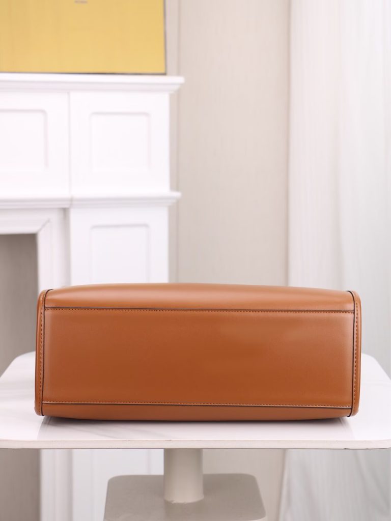FENDI フェンディ サンシャイン ミディアム レザーショッパー バッグ｜買い物の日に素材感の見え方を確認 - 商品画像 7