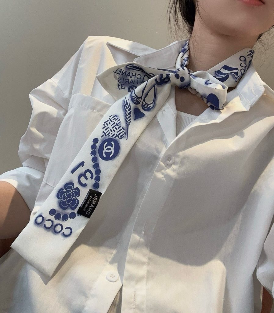 商品 シャネル CHANEL ツイリー 細長スカーフ ブランド小物|カフェに予算内で選びたいブランド小物