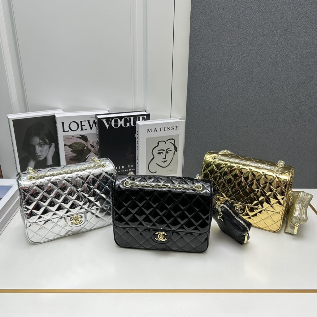 CHANEL バックパック & コインパース シャネル ゴールド バッグ｜仕事帰りに使いやすさを写真で整理