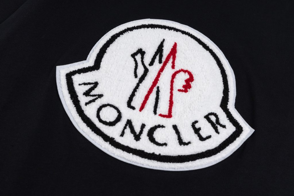 モンクレール　MONCLER　クルーネックシャツ　男性シャツ　プリントシャツ　BLACK　WHITE - 画像 6