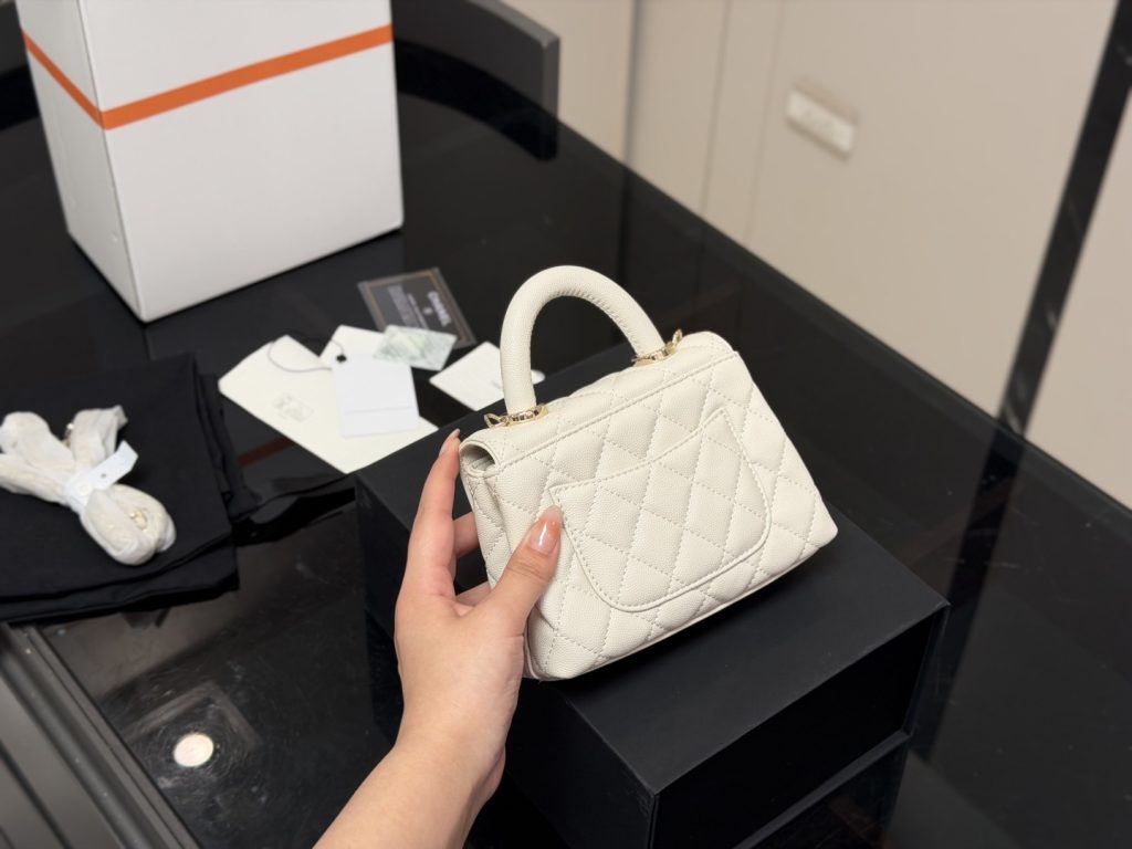 シャネル ミニハンドバッグ 5色入|カフェに行く日に色味を比べるポイント - 商品画像 6