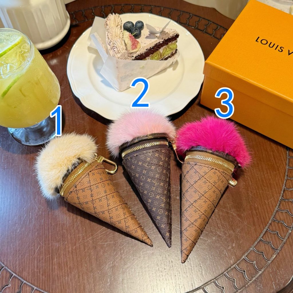 ルイ・ヴィトン ブラック 財布｜写真で印象比較 - 商品画像 2