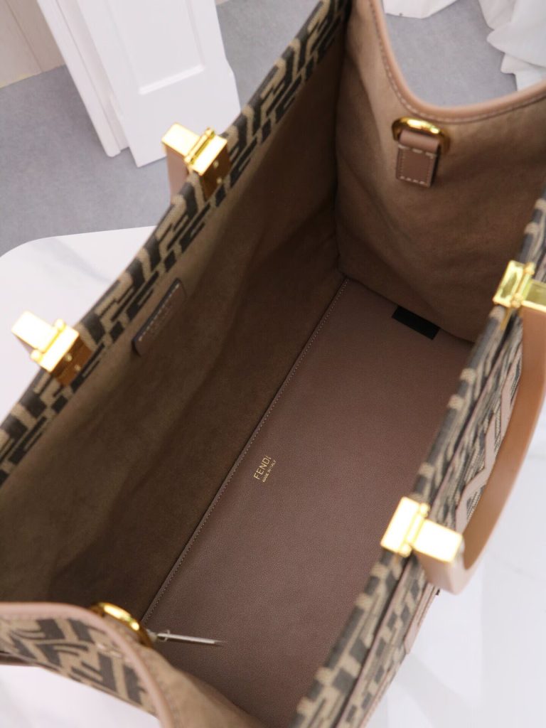FENDI デニムトートバッグ 茶色ハンドル 2色入｜旅行の日に写真で素材感を整理 - 商品画像 5
