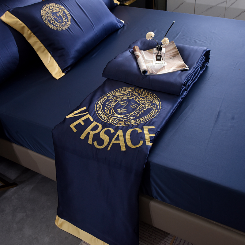 Versace ヴェルサーチ　夏布団セット4点　羽毛肌掛け布団/ベッドシーツ/枕カバー　ひんやり接触冷感キルトケット　シルク刺繍 - 画像 5