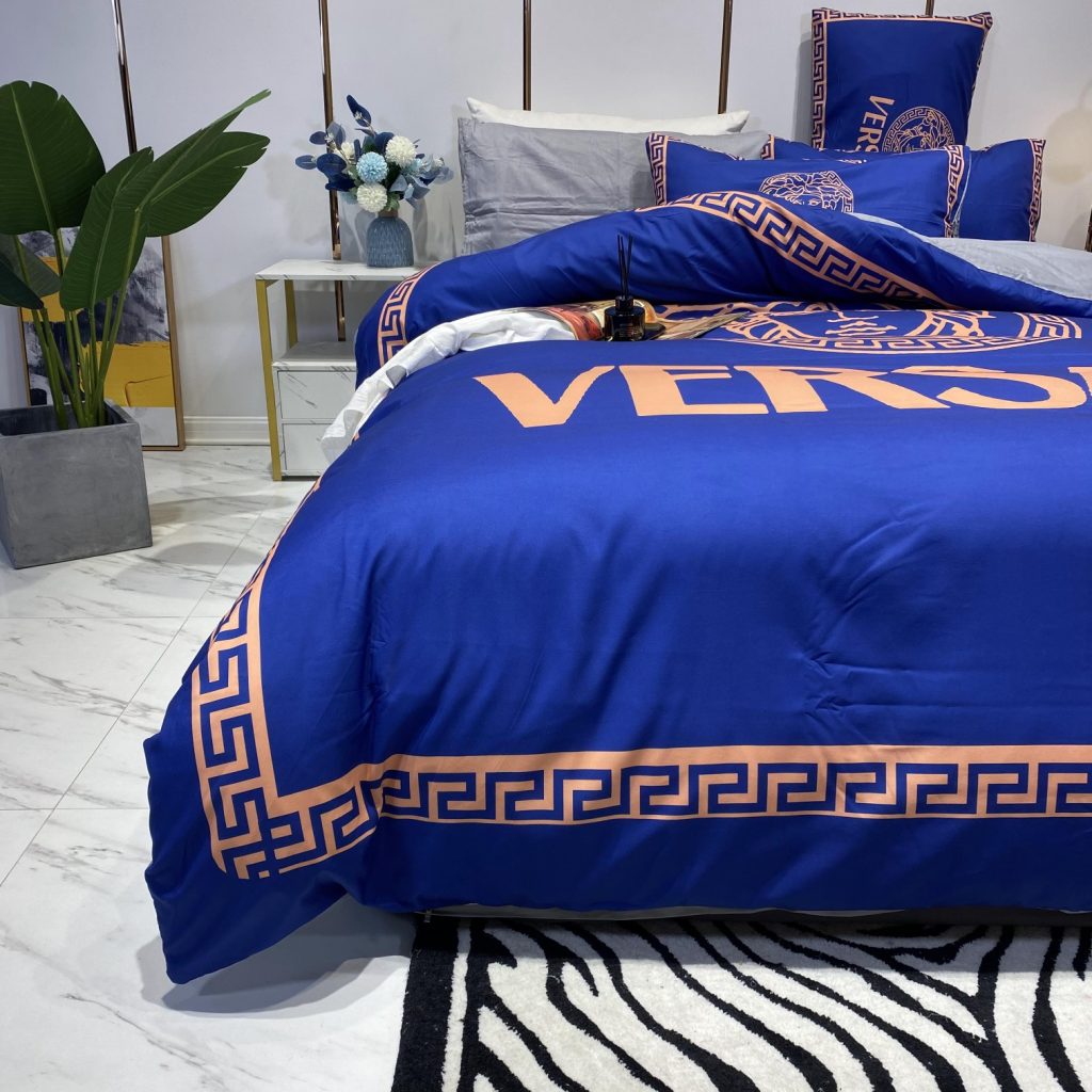 シルク生地　掛け布団カバーセット4点　ダブルサイズ/キングサイズ すべすべベッドカバー　ヴェルサーチVersace　2色 - 画像 4