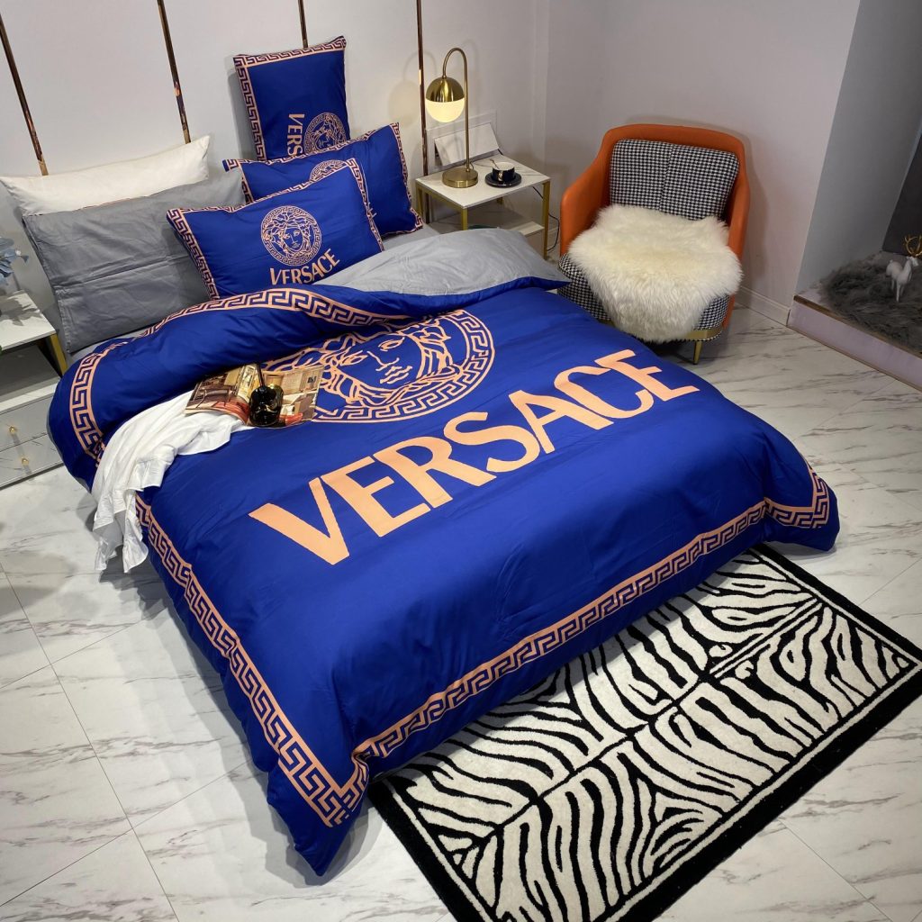 シルク生地　掛け布団カバーセット4点　ダブルサイズ/キングサイズ すべすべベッドカバー　ヴェルサーチVersace　2色 - 画像 2