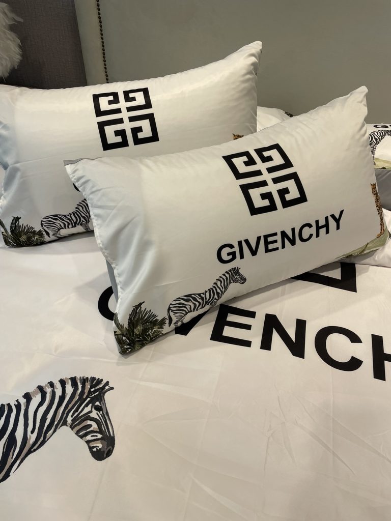 ジバンシィ　掛け布団カバーセット　GIVENCHY布団カバー4点セット　妙趣の絵柄寝具ベッド用品夏　心地よい - 画像 4