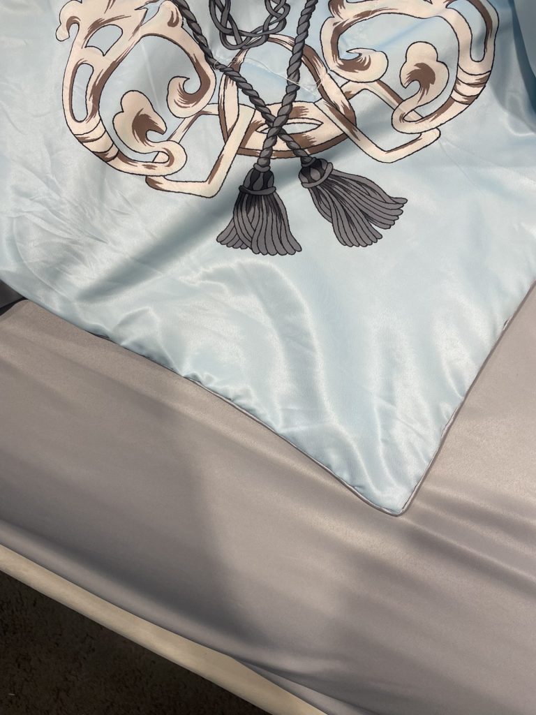 HERMES/エルメス　夏布団セット3点　肌掛け布団と枕カバーの3点セット　キルトケット　ひんやり涼やか　キルティング　ダブルベッド選べる2色 - 画像 6