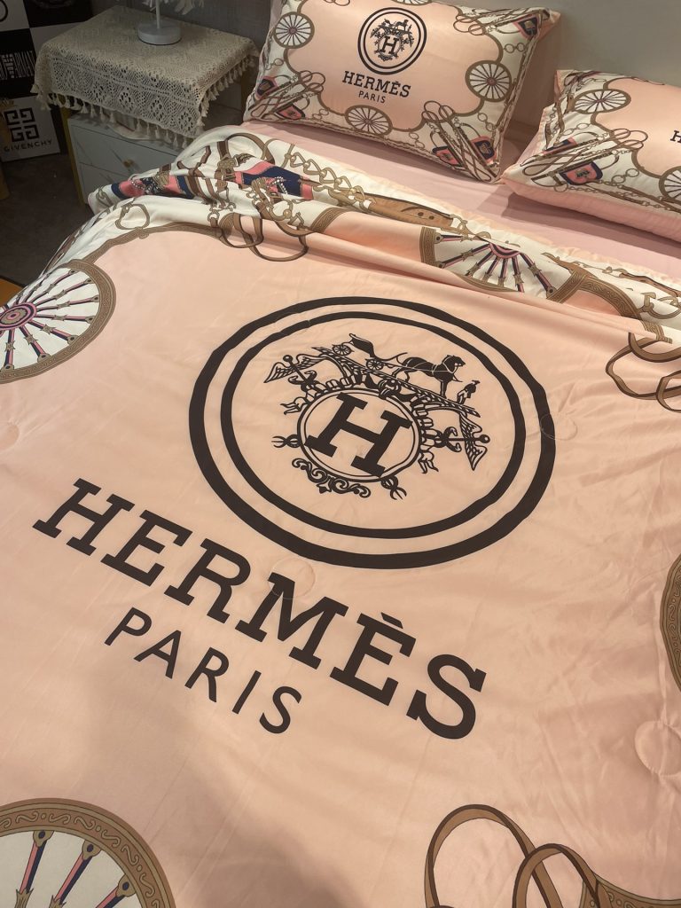 HERMES/エルメス　夏布団セット3点　肌掛け布団と枕カバーの3点セット　キルトケット　ひんやり涼やか　キルティング　ダブルベッド選べる2色 - 画像 2