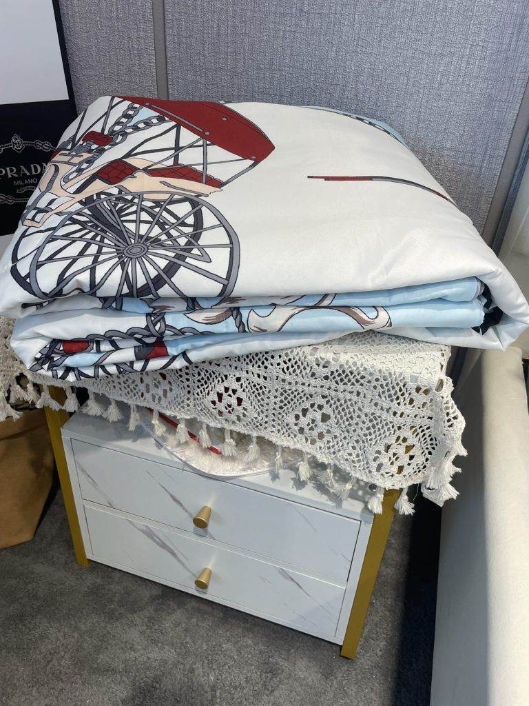 HERMES/エルメス　夏布団セット3点　肌掛け布団と枕カバーの3点セット　キルトケット　ひんやり涼やか　キルティング　ダブルベッド選べる2色 - 画像 7