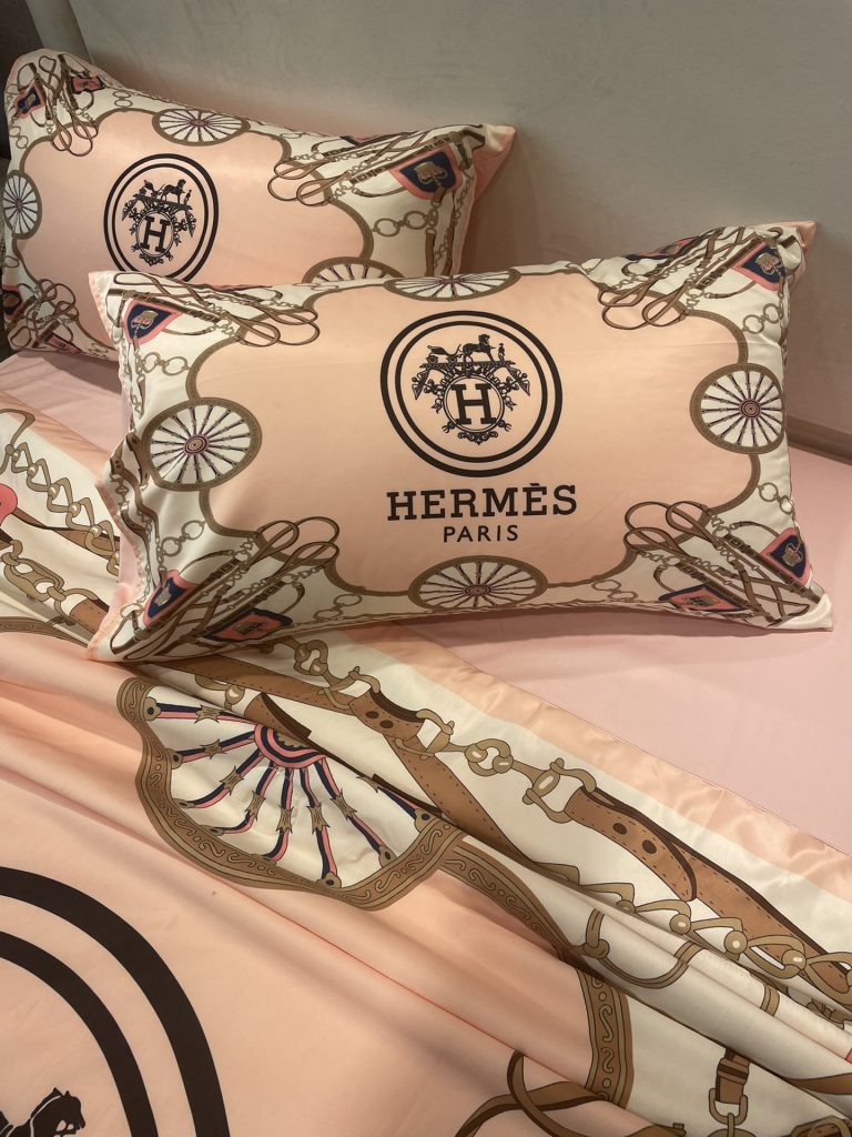 HERMES/エルメス　夏布団セット3点　肌掛け布団と枕カバーの3点セット　キルトケット　ひんやり涼やか　キルティング　ダブルベッド選べる2色 - 画像 3
