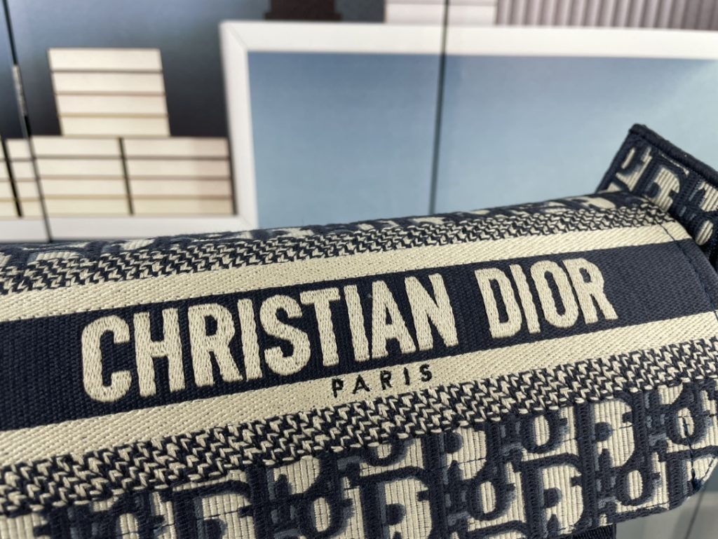DIOR DIORCAMP バッグ　スモール　ディオール　オブリーク　エンブロイダリー　ショルダーバッグ　刺繍バッグ - 画像 4